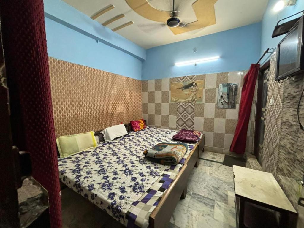 Maatu Shri Comfort Stay-Guest House Mathura Exterior foto